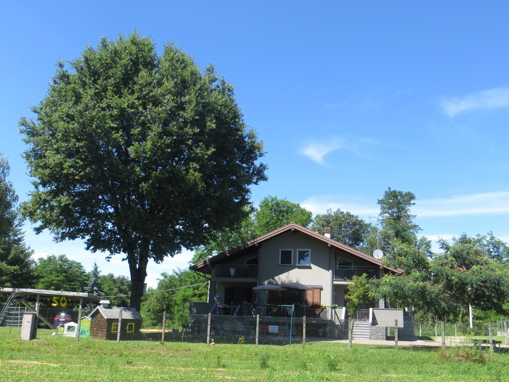 B&B Il Rovere Gattico Esterno foto